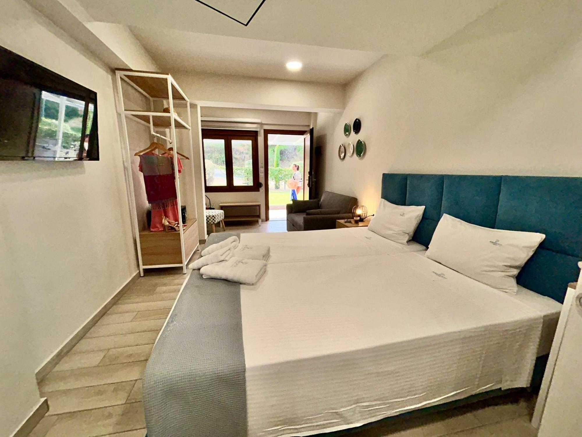 Porto Portes Suites Nea Poteidaia Bagian luar foto