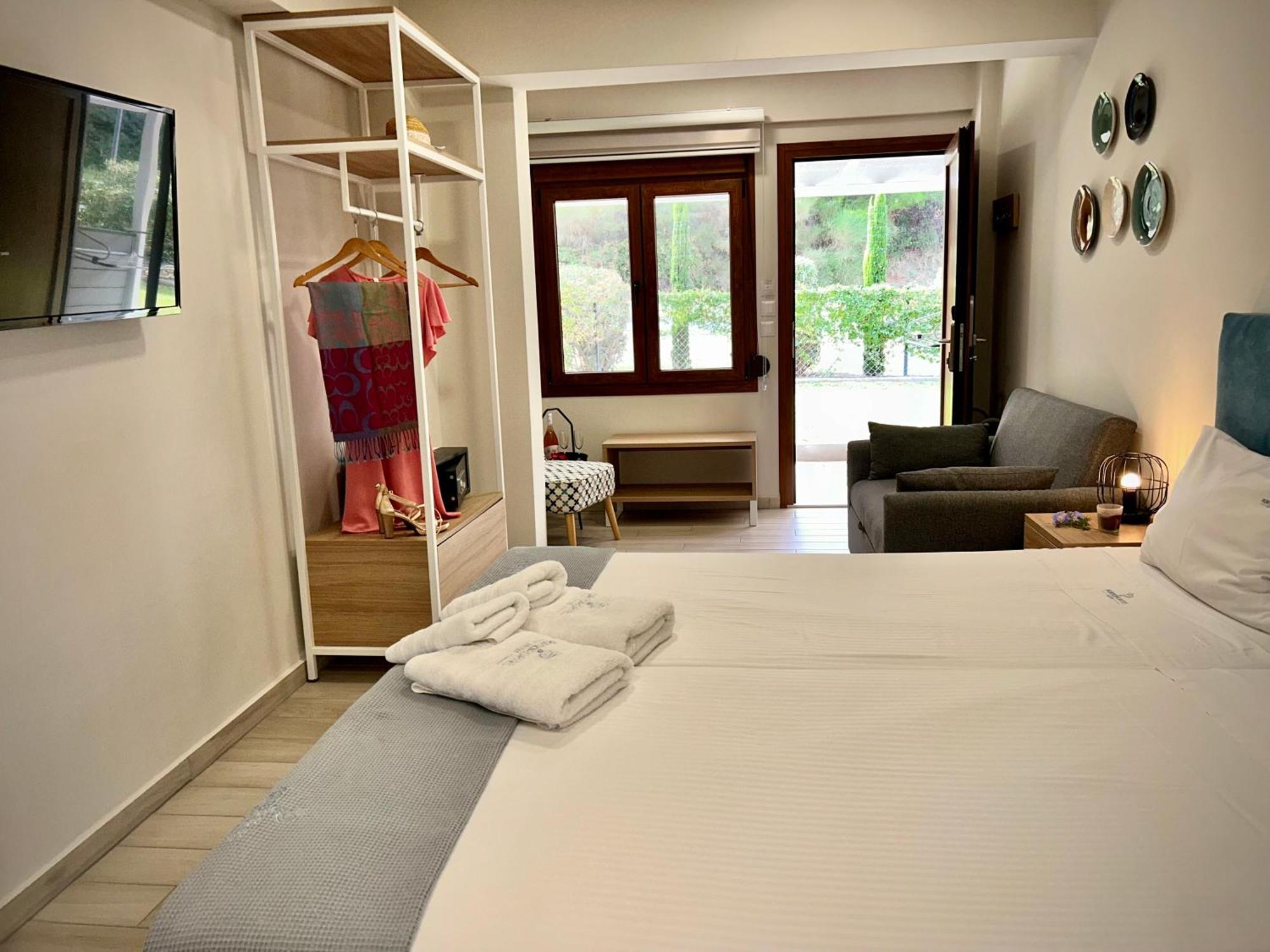 Porto Portes Suites Nea Poteidaia Bagian luar foto